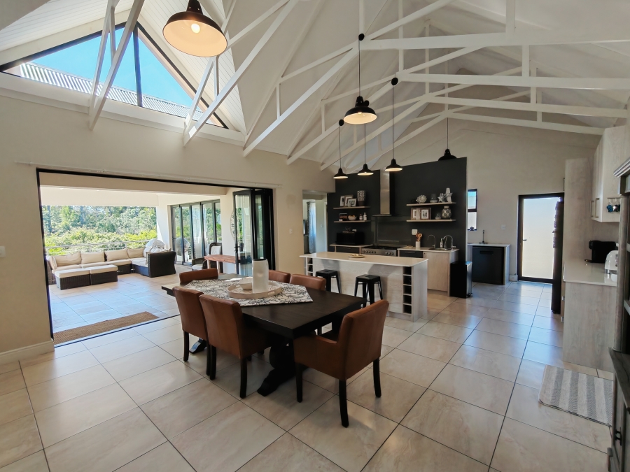 3 Bedroom Property for Sale in Kraaibosch Western Cape